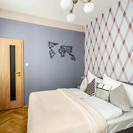 National Museum 3bdr Golden Stork Spot Apartamento *